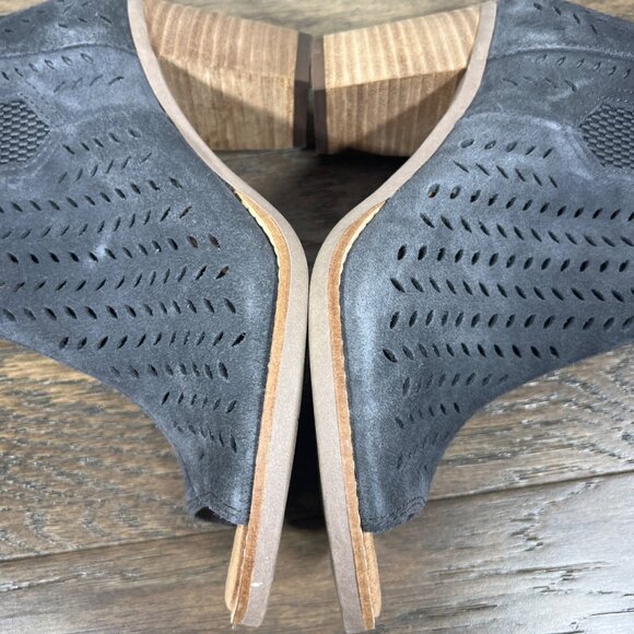 TOMS Majorca Peep Toe Boot Forged Iron Gray Suede Perforated Leaf Sz 6.5 NIB - Picture 5 of 8